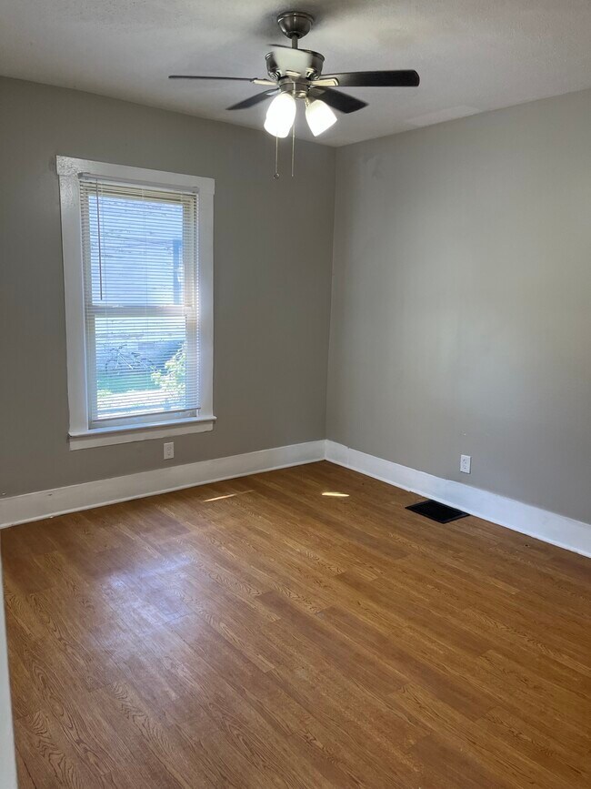 Building Photo - 1432 S Hancock St