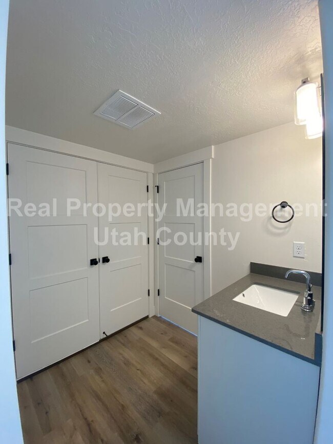 Foto del edificio - Brand New Townhouse in American Fork Half ...