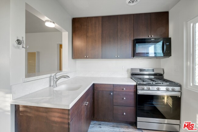 Foto del edificio - 311 Sheldon St