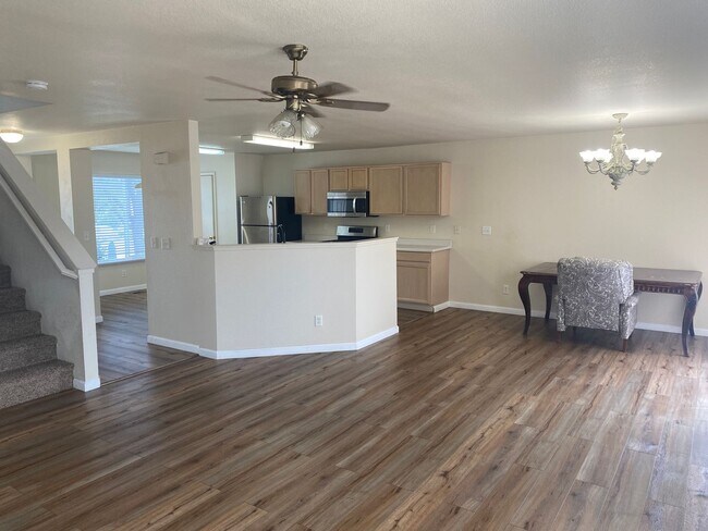 Building Photo - 9438 Canyon Meadows Dr