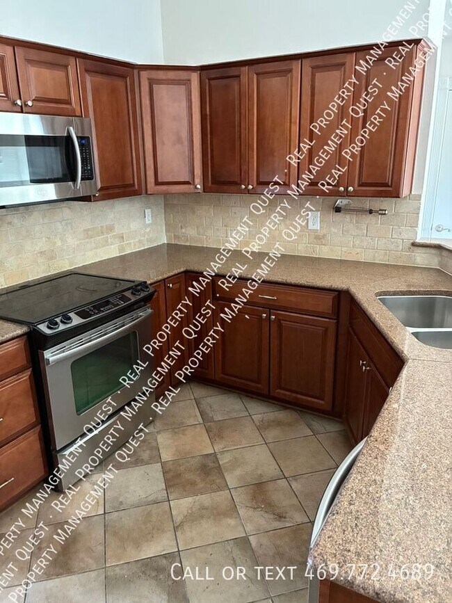 Foto del edificio - 814 Meandering Way