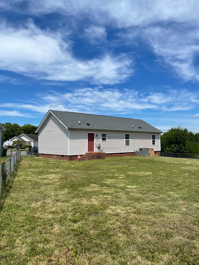 Foto del edificio - 905 Lyme Brook Ln
