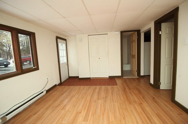 Foto del edificio - 131 Snyders Lake Rd