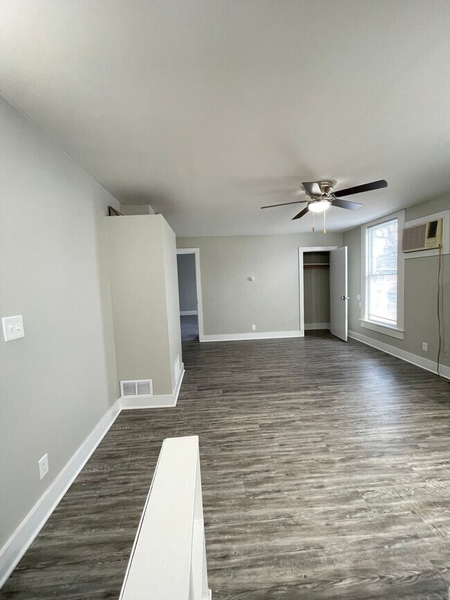 Foto del edificio - 1023-1025 Cincinnati-JEFFRIDER