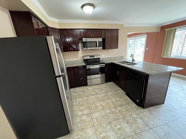 Building Photo - Beautiful Ranch in Desirable Neighborhood