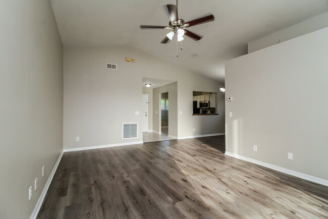 Building Photo - 1525 Sunset View Cir