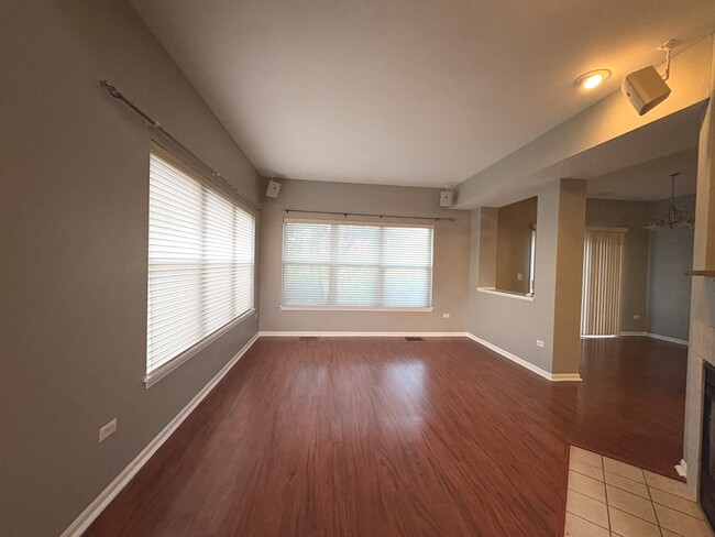 Building Photo - 1635 S Candlestick Way