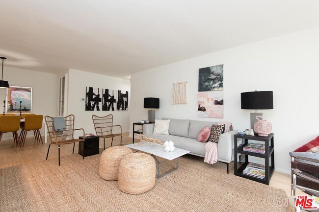 Foto del edificio - 11670 W Sunset Blvd