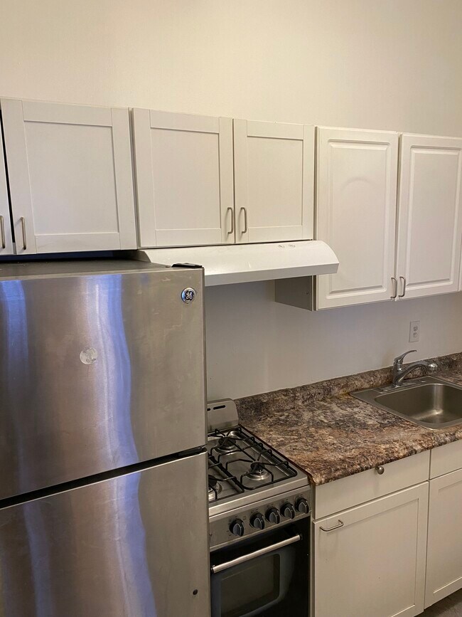 Foto del edificio - 356 W 118th St