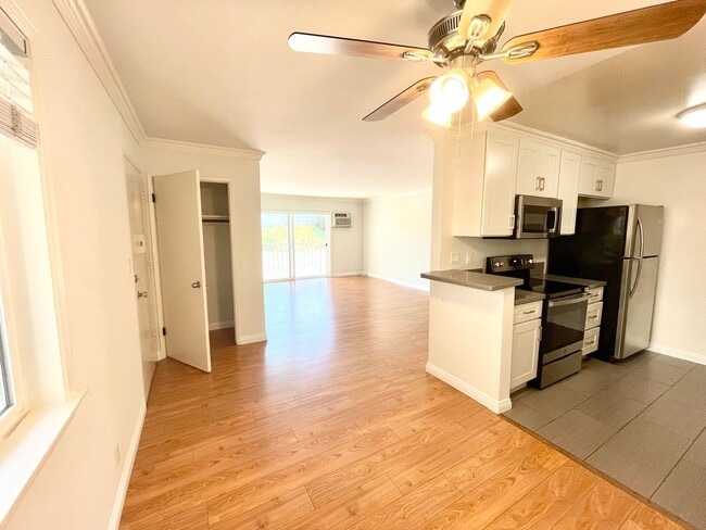 Interior Photo - 9622 Lucerne Ave