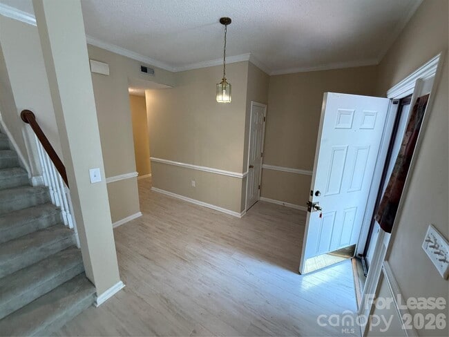 Foto del edificio - 9423 Fairmead Dr