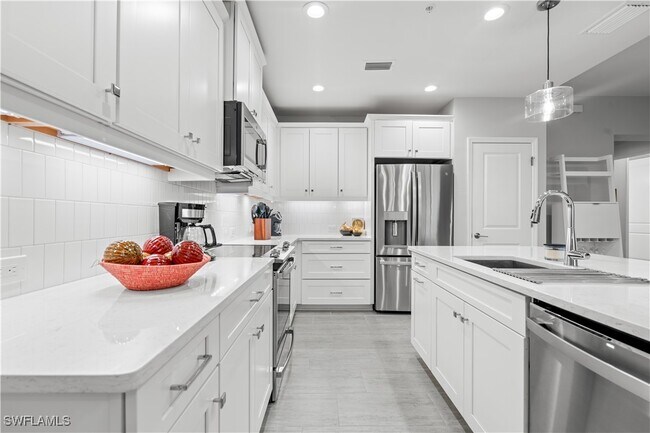 Building Photo - 2560 Seychelles Dr