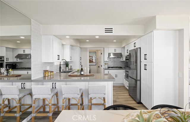 Building Photo - 121 Boca De La Playa