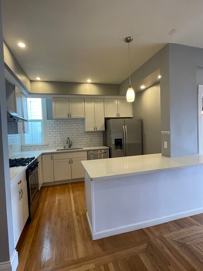 Building Photo - 853 Lombard St