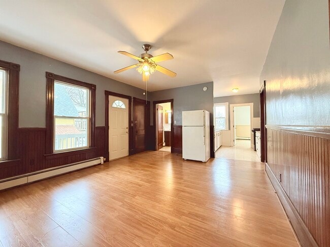 Building Photo - 603 Silver St