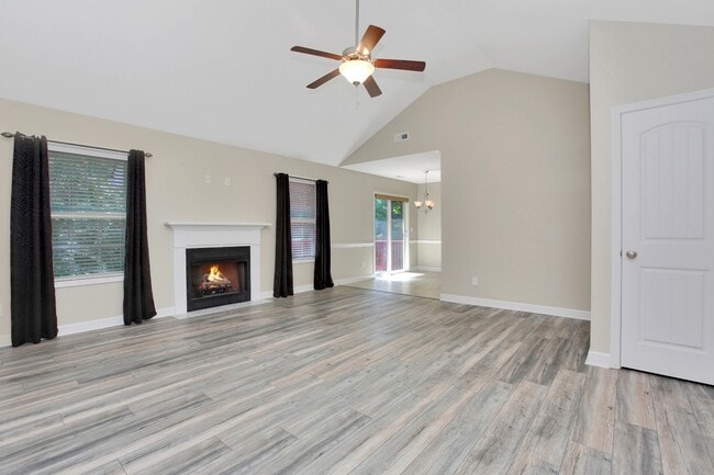 Photo - 1049 Warpers Ln House