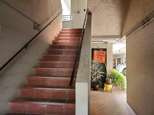 Foto del edificio - 2750 Dwight Way