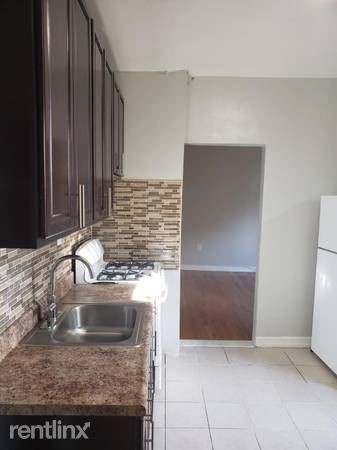 Building Photo - 1 br, 1 bath Apartment - 5101 Snyder Ave