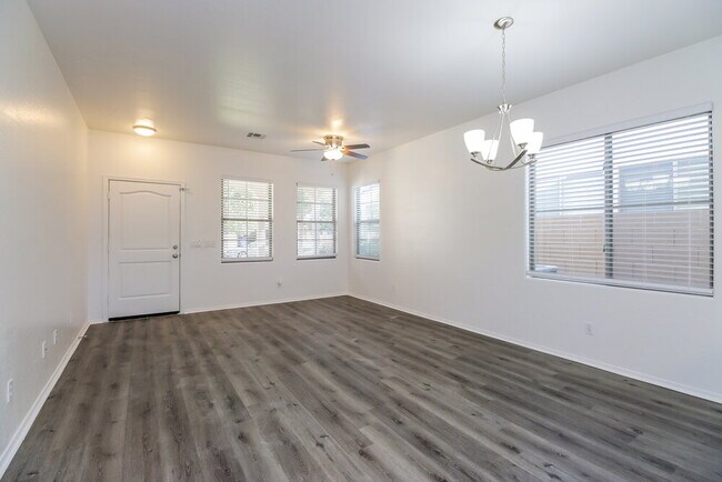 Foto del edificio - 2331 W St Catherine Ave