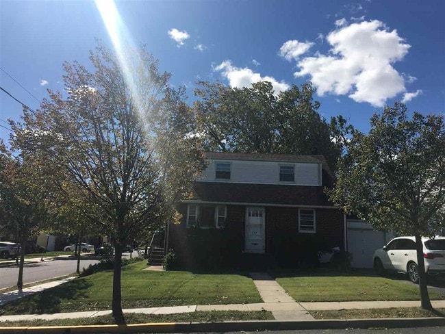 Building Photo - 247 Pandolfi Ave
