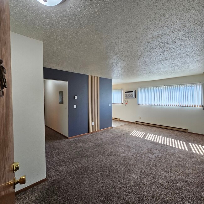 Entry - 530 5th St E