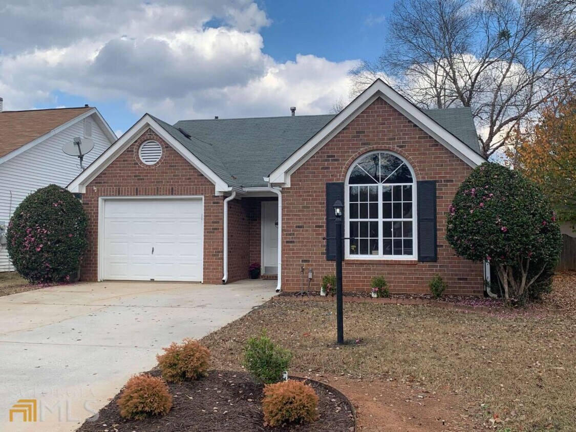 Primary Photo - 114 Greentree Dr