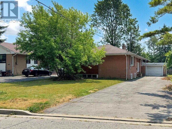 Building Photo - 17 Dobbin Rd
