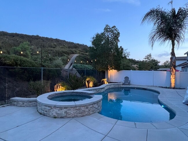 Building Photo - Beautiful 5 Bed/3 Bath Murrieta Gem with P...