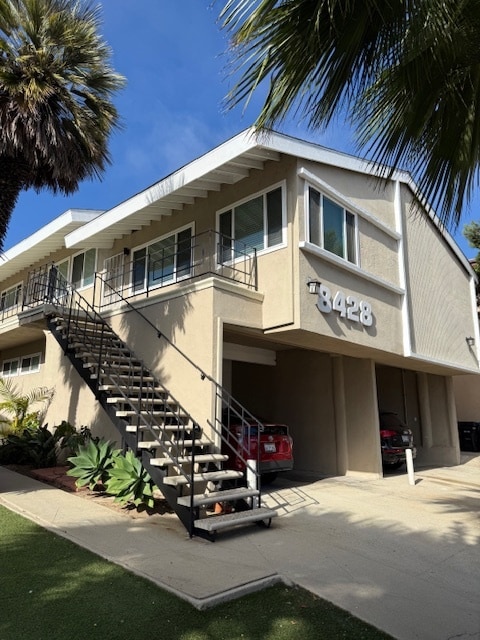 Building Photo - 8428 Gulana Ave