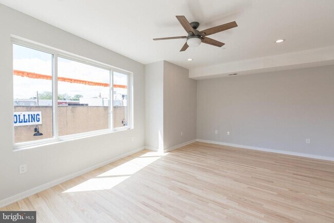Foto del edificio - 1351 S Myrtlewood St