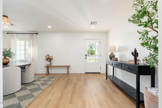 Foto del edificio - 4030 E Fairmount Ave