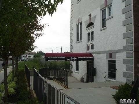 Primary Photo - 94 4th Ave