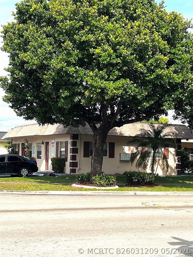 Building Photo - 4130 NW 31st Terrace