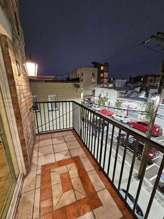 Building Photo - 2707 Central Ave