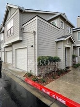 Building Photo - 265 Windward Common