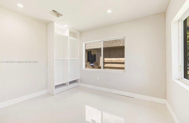 Foto del edificio - 1521 NW 8th Ave