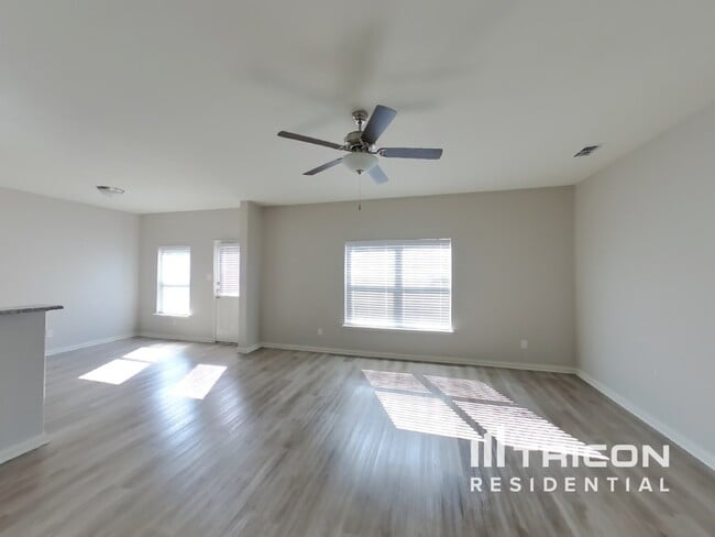 Foto del edificio - 14356 Open Range Dr