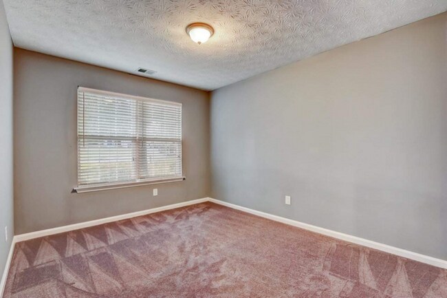 Building Photo - 1619 Sparrow Wood Ln SW