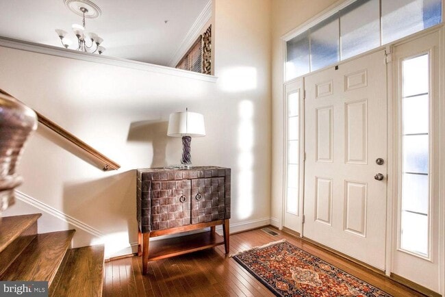 Foto del edificio - 3041 Bel Pre Rd