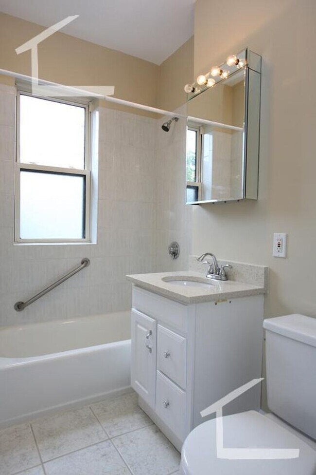Building Photo - 1097 Boylston St