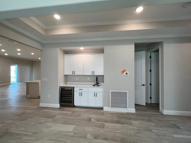 Building Photo - 3285 Westland