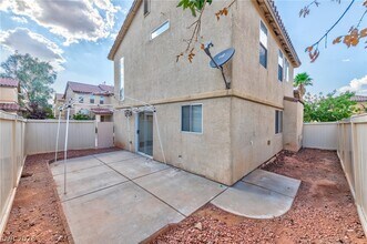 Building Photo - 949 Medina De Leon Ave