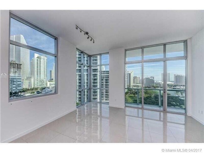 Foto del edificio - 500 Brickell Ave