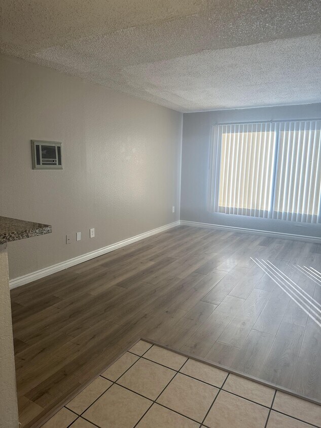 Building Photo - 9075 Cedros Ave