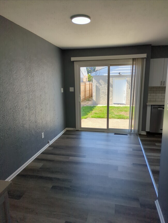 Dining Area - 793 Wiltshire Rd