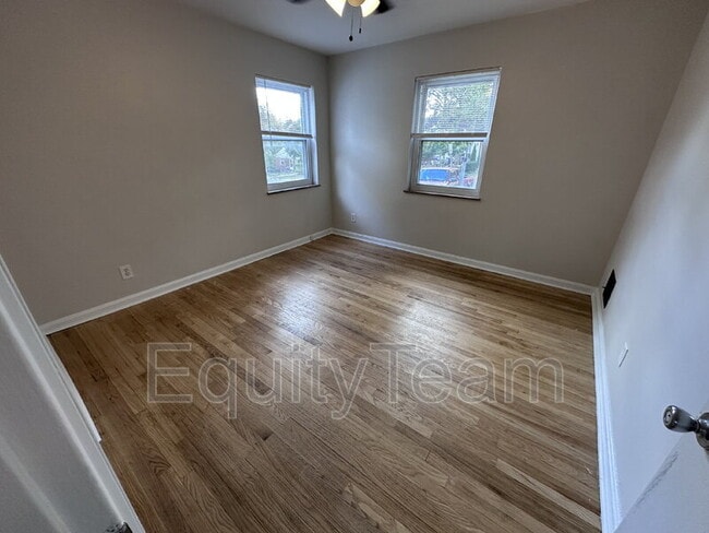Foto del edificio - 1192 Hempstead Dr