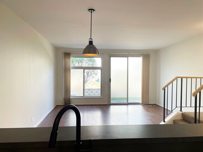 Foto del edificio - 8122 Ripple Ridge