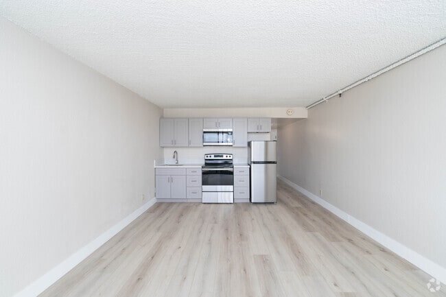 Estudio, 1BA - West Park - 55+ Active Adult Apartments