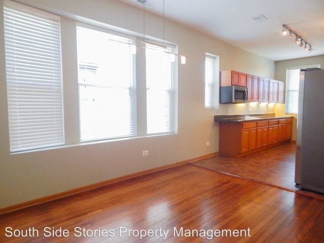 Building Photo - 4953 S Calumet Ave