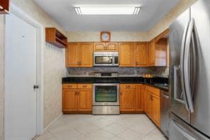 Photo - 198 NE 2nd Pl House